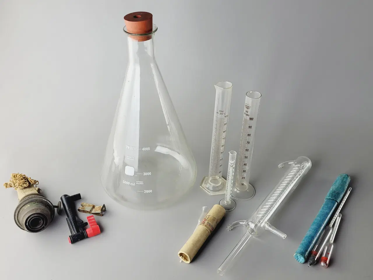 Billede 1 - ⭐️- Stort laboratoriesæt m. 5L Pyrex kolbe, glaskø