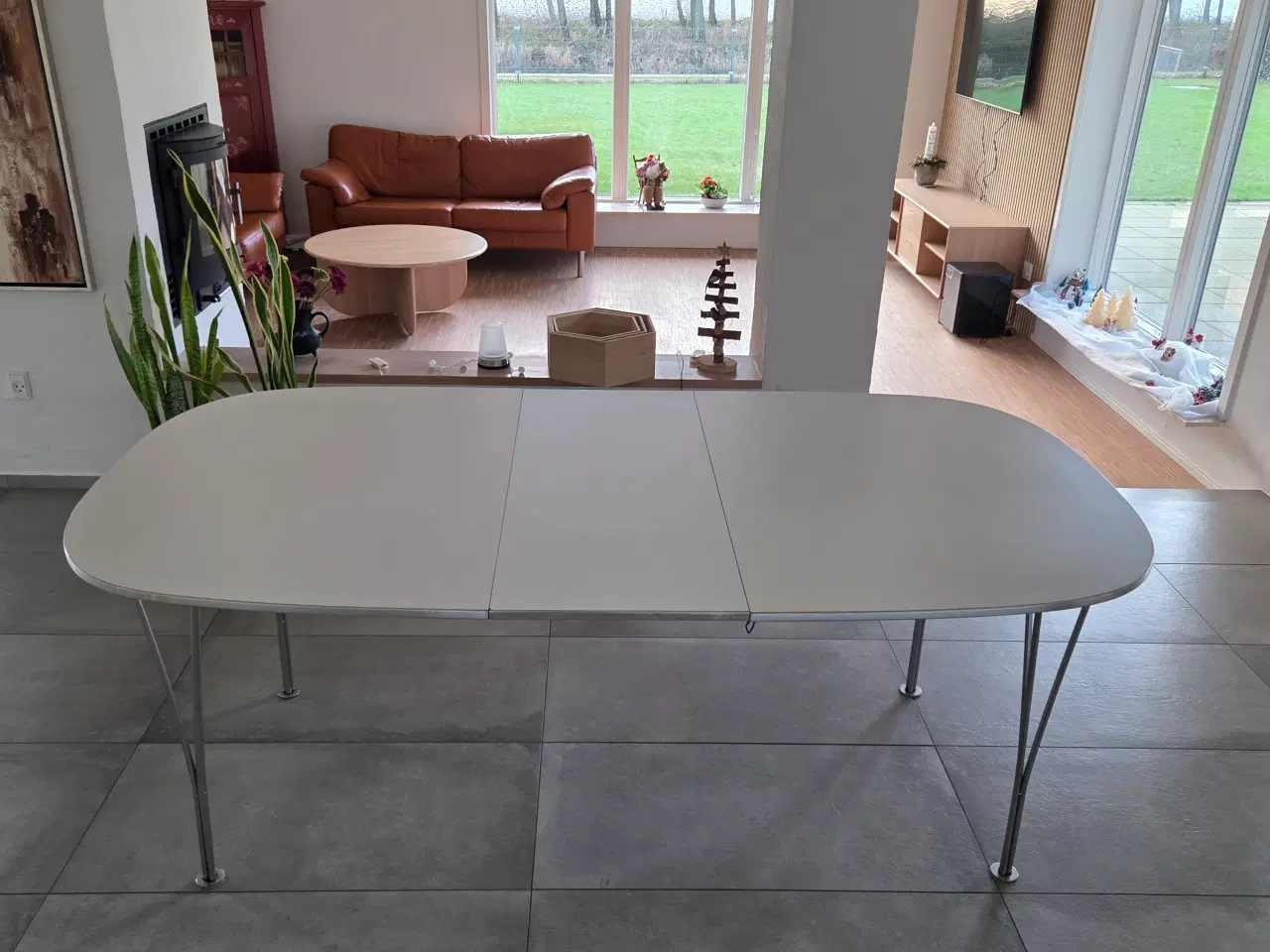 Billede 1 - Spisebord i hvid 