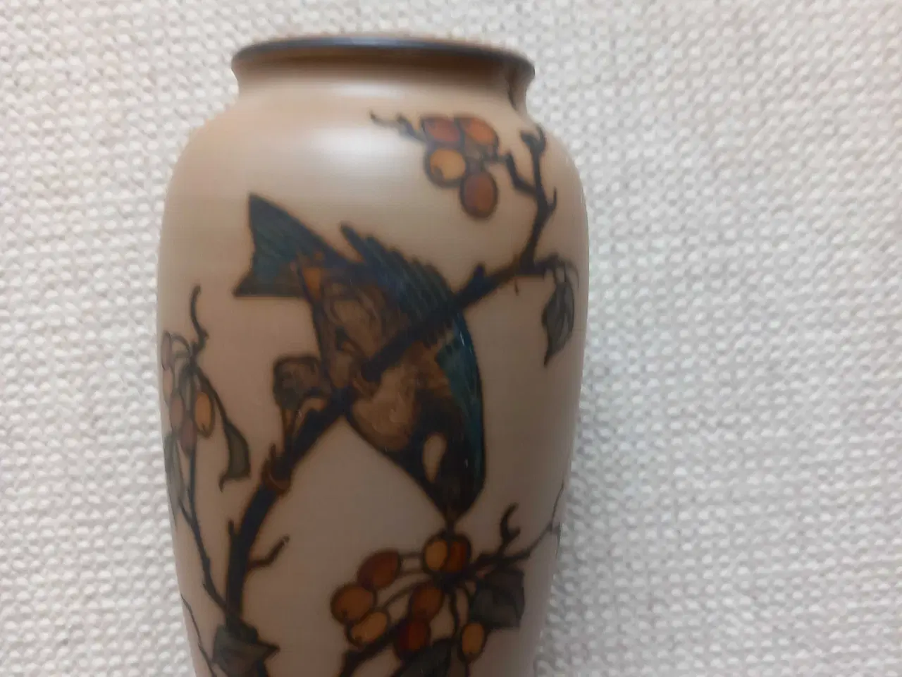 Billede 3 - Hjort kemamik. Brun vase fuglemotiv