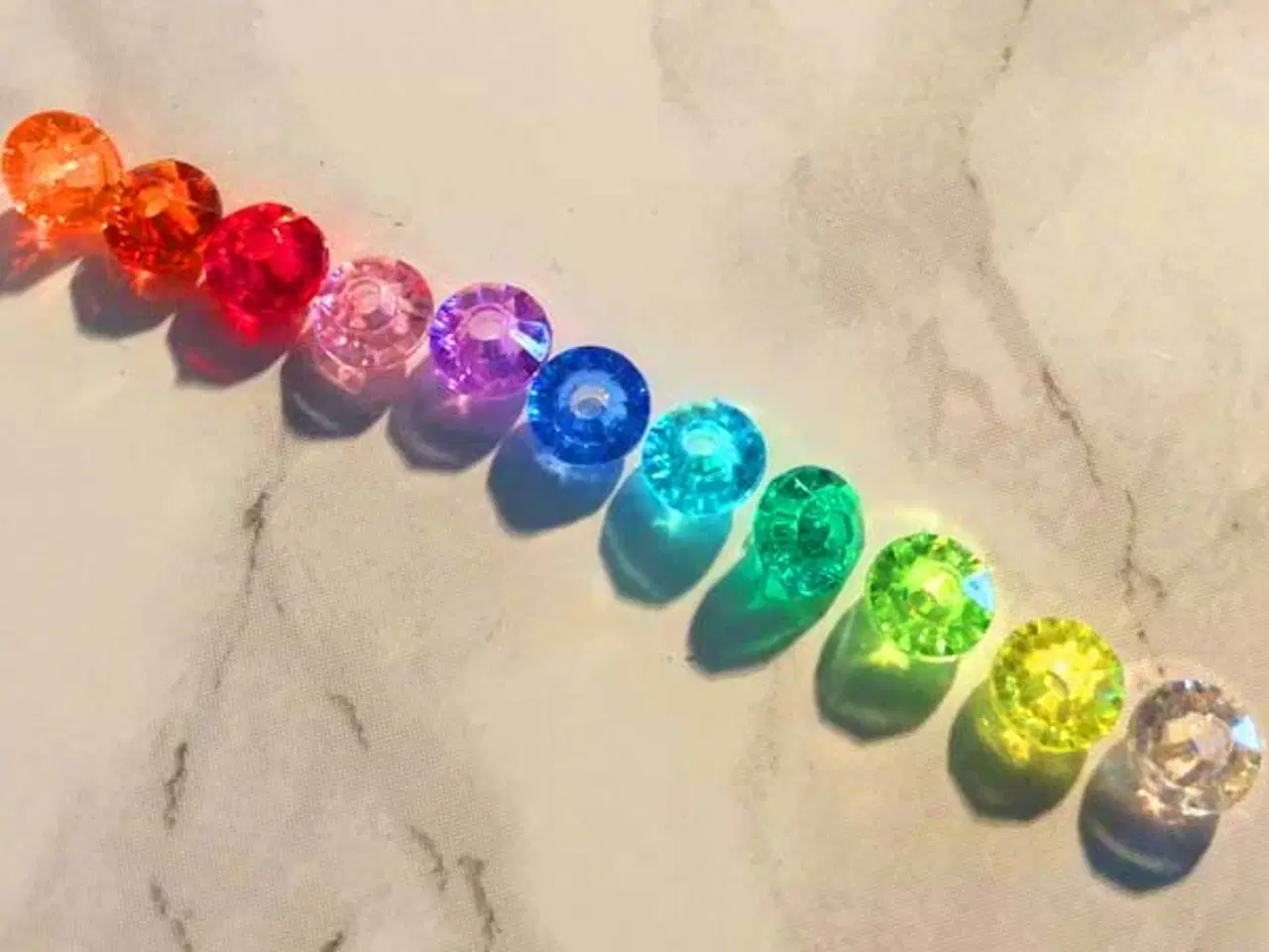 Billede 7 - Øreringe - perler på dråbeformet wire / tigertail