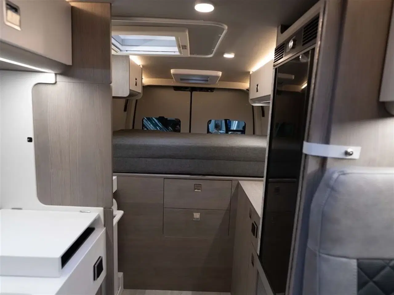 Billede 17 - 0 - FURGOK   Langsgående senge og cykel garage på 6 meter!