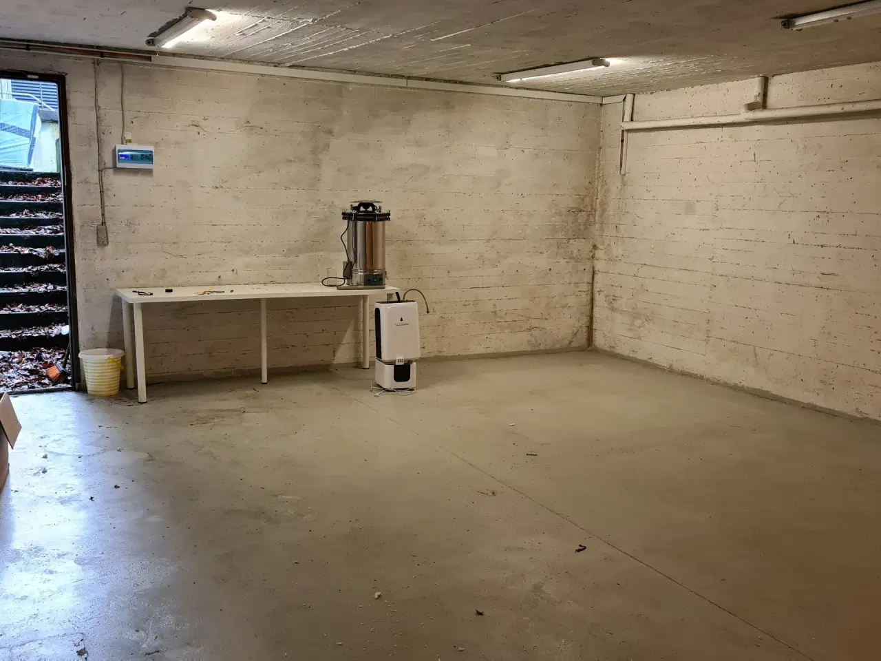 Billede 2 - Lager / værksted