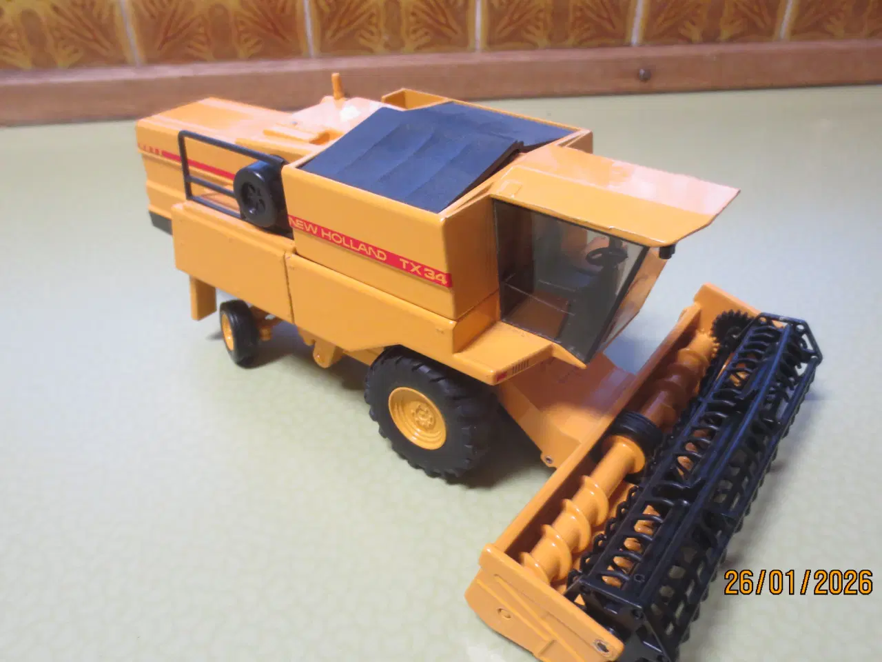Billede 3 - 1 stk Model mejetærsker New Holland TX 34
