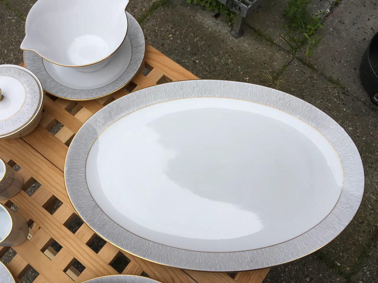 Billede 8 - Spisestel med guldkant, KOH-I-NOOR