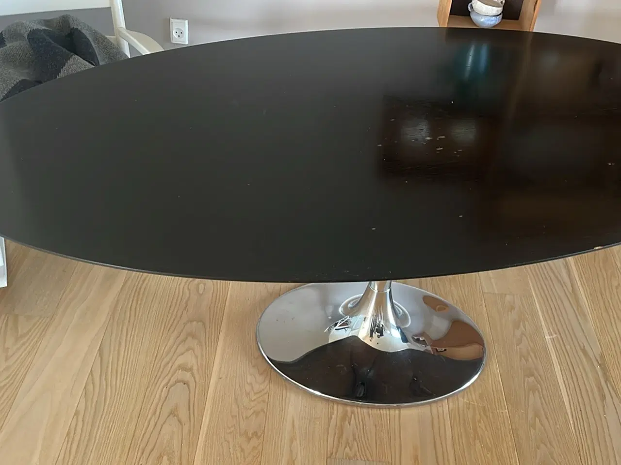 Billede 3 - Ovalt Spisebord