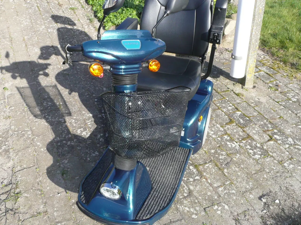 Billede 2 - Næsten ny El-scooter af mrk. Karma (nypris 22.995)