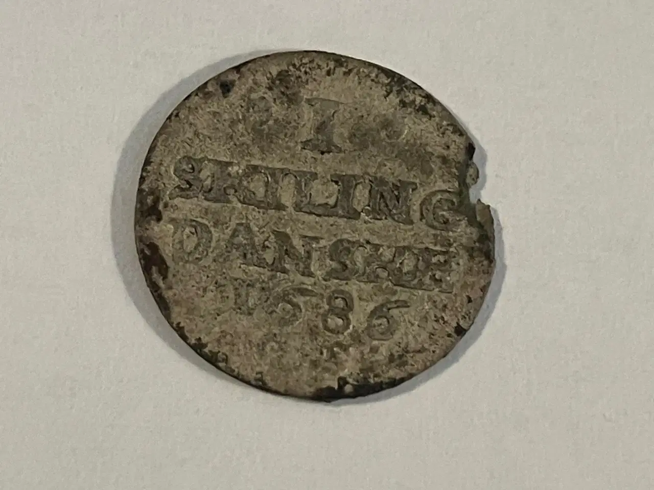 Billede 1 - 1 Skilling 1686 - Dårlig stand