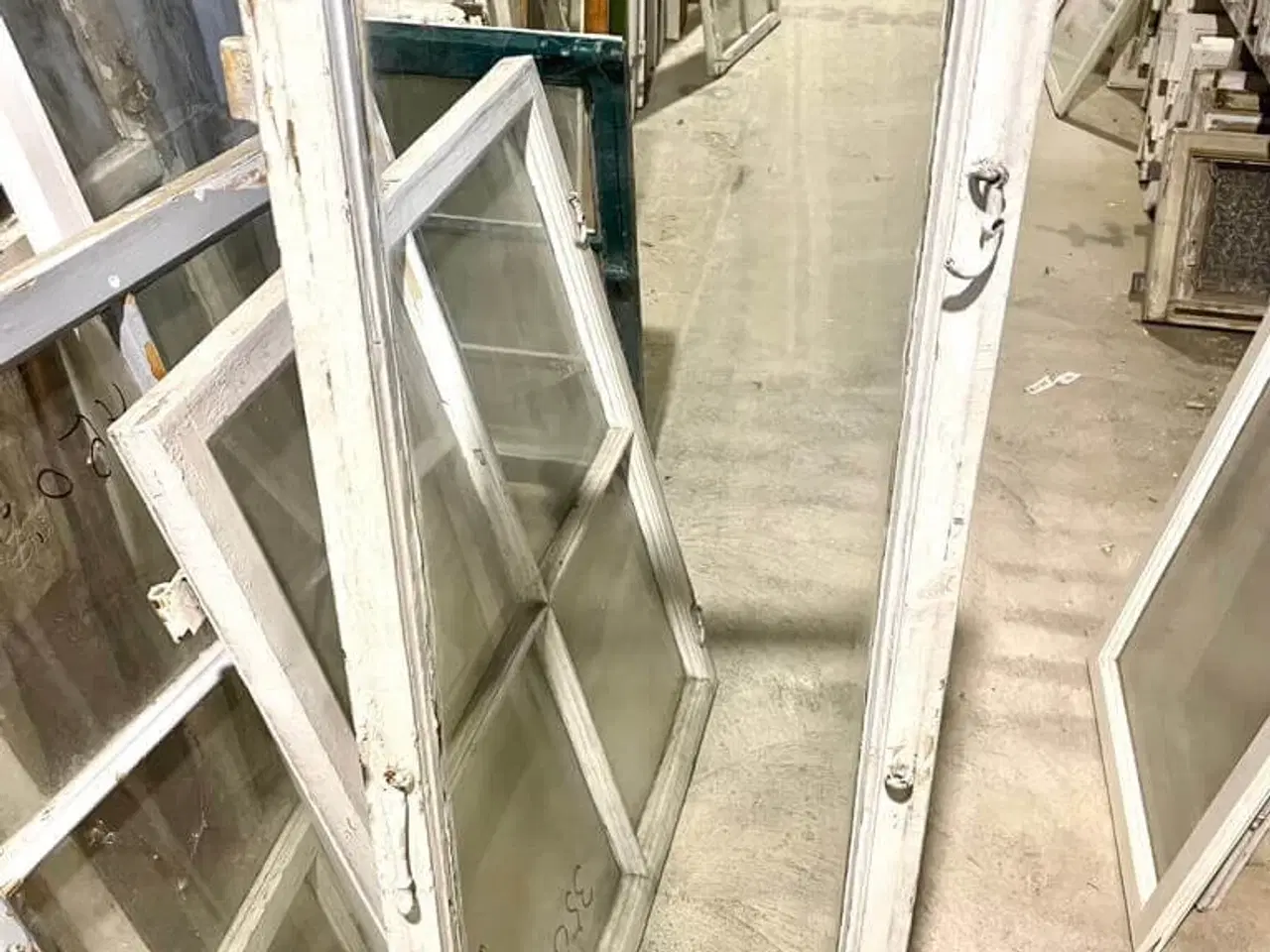 Billede 2 - Smal 1-rudes vinduesramme m. blæst glas