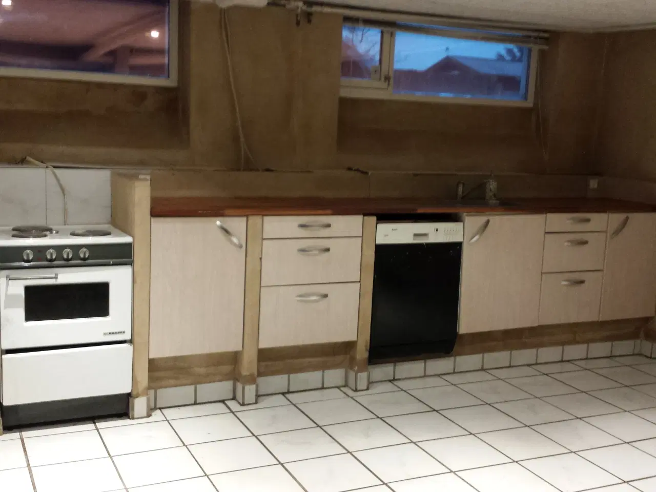 Billede 6 - Kælderlokaler til leje i høj kælder.