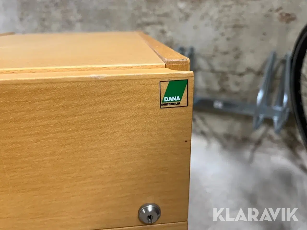 Billede 7 - Kontor inventar bord/stol/skabe