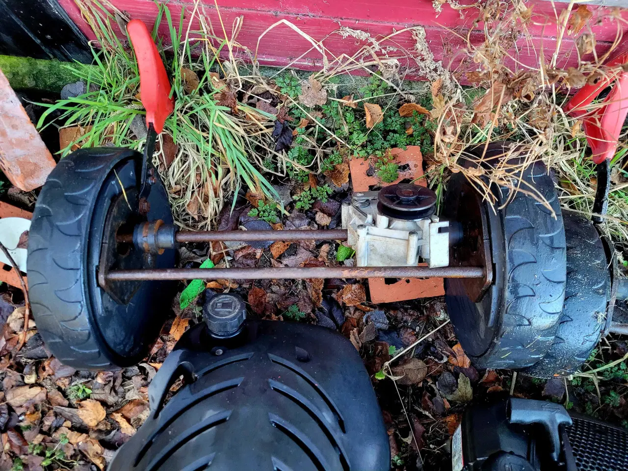 Billede 7 - 4 plæneklipper motor