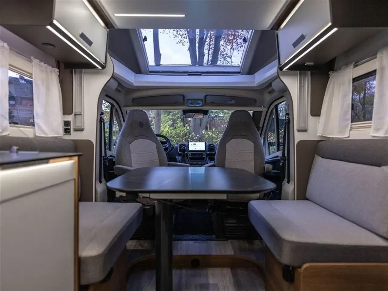 Billede 36 - 2026 - Benimar Mileo 268 Skandinavisk design og komfort året rundt