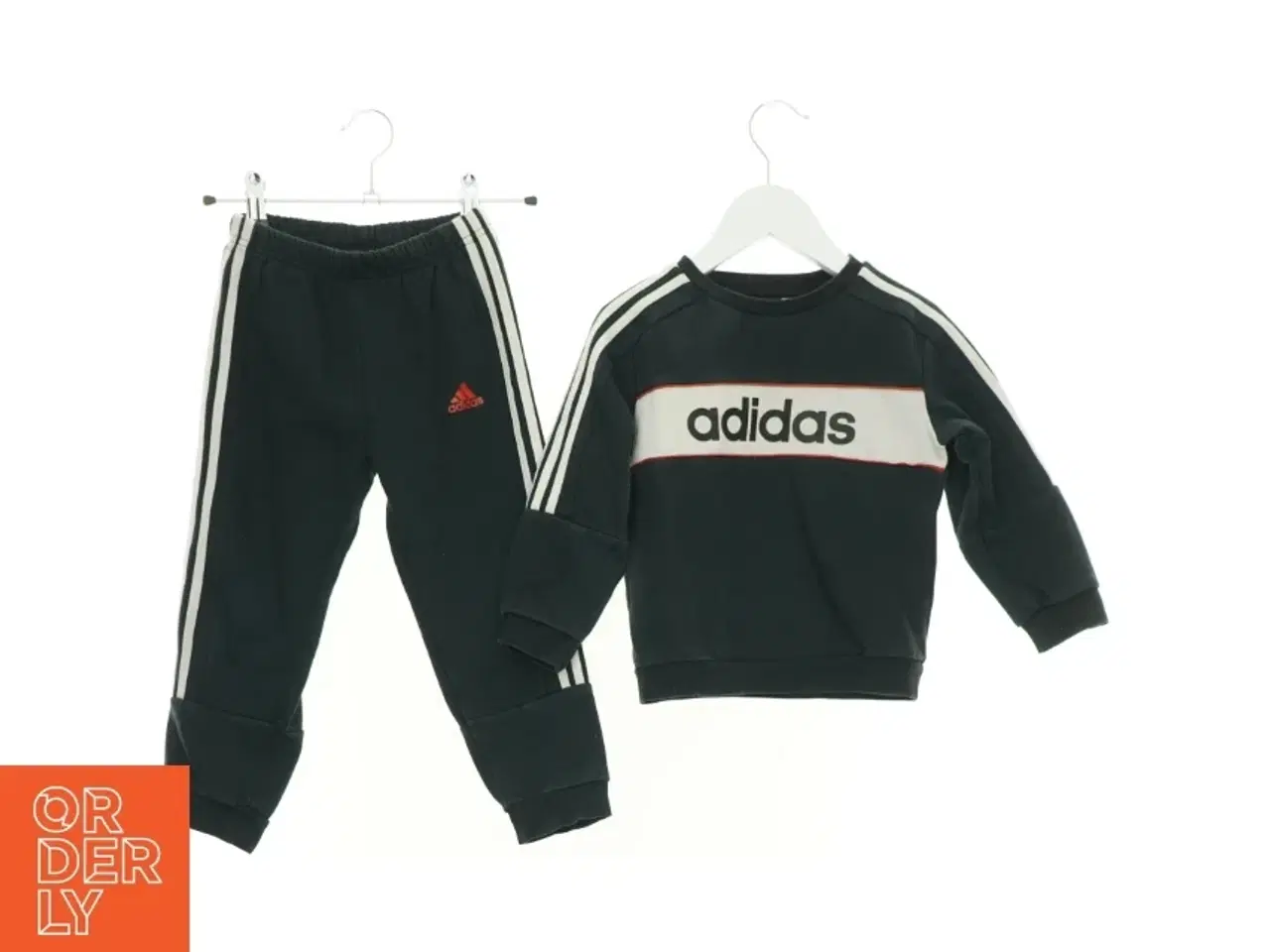 Billede 1 - Sæt træningstøj fra Adidas (str. 104 cm)