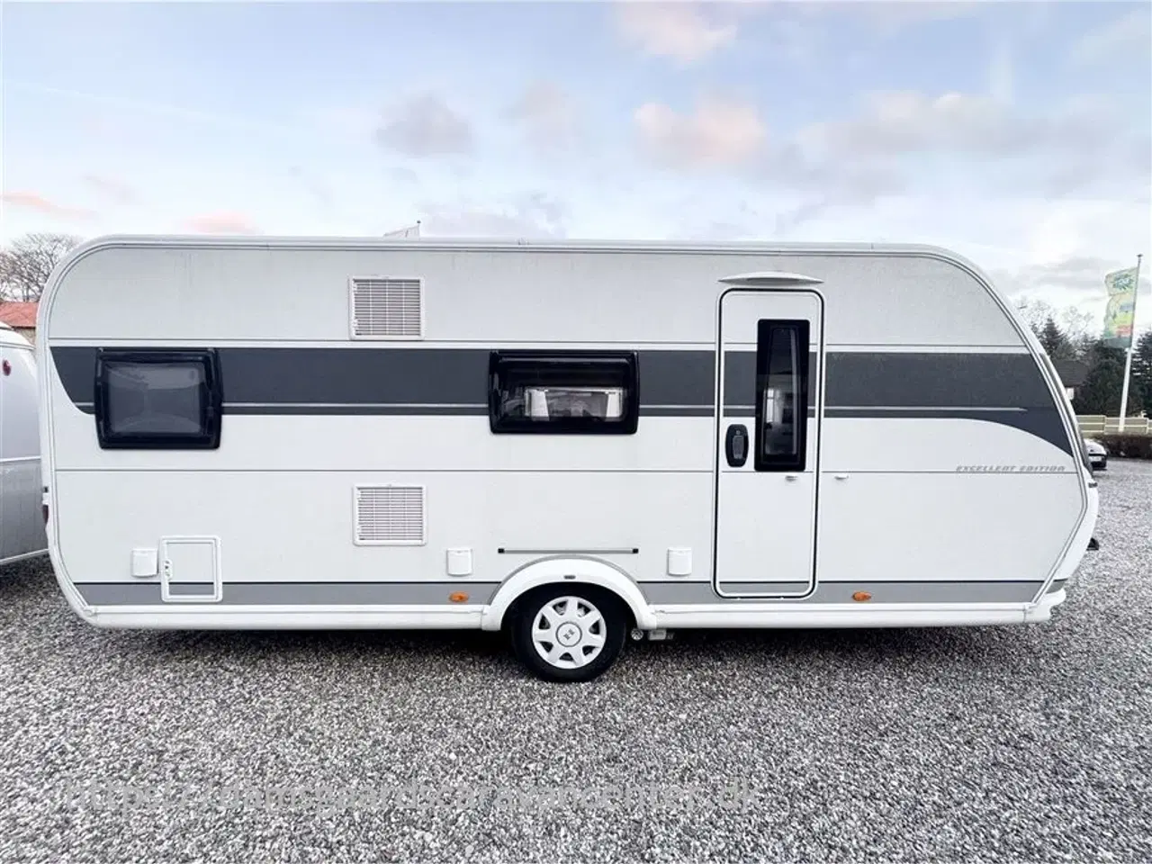 Billede 1 - 2022 - Hobby Excellent Edition 545 KMF   Dobbeltseng-Køjer-Aircon-Mover-Telt