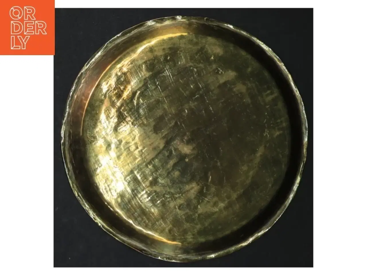 Billede 4 - Messingfad med præget mønster (str. Ø. 15 cm)