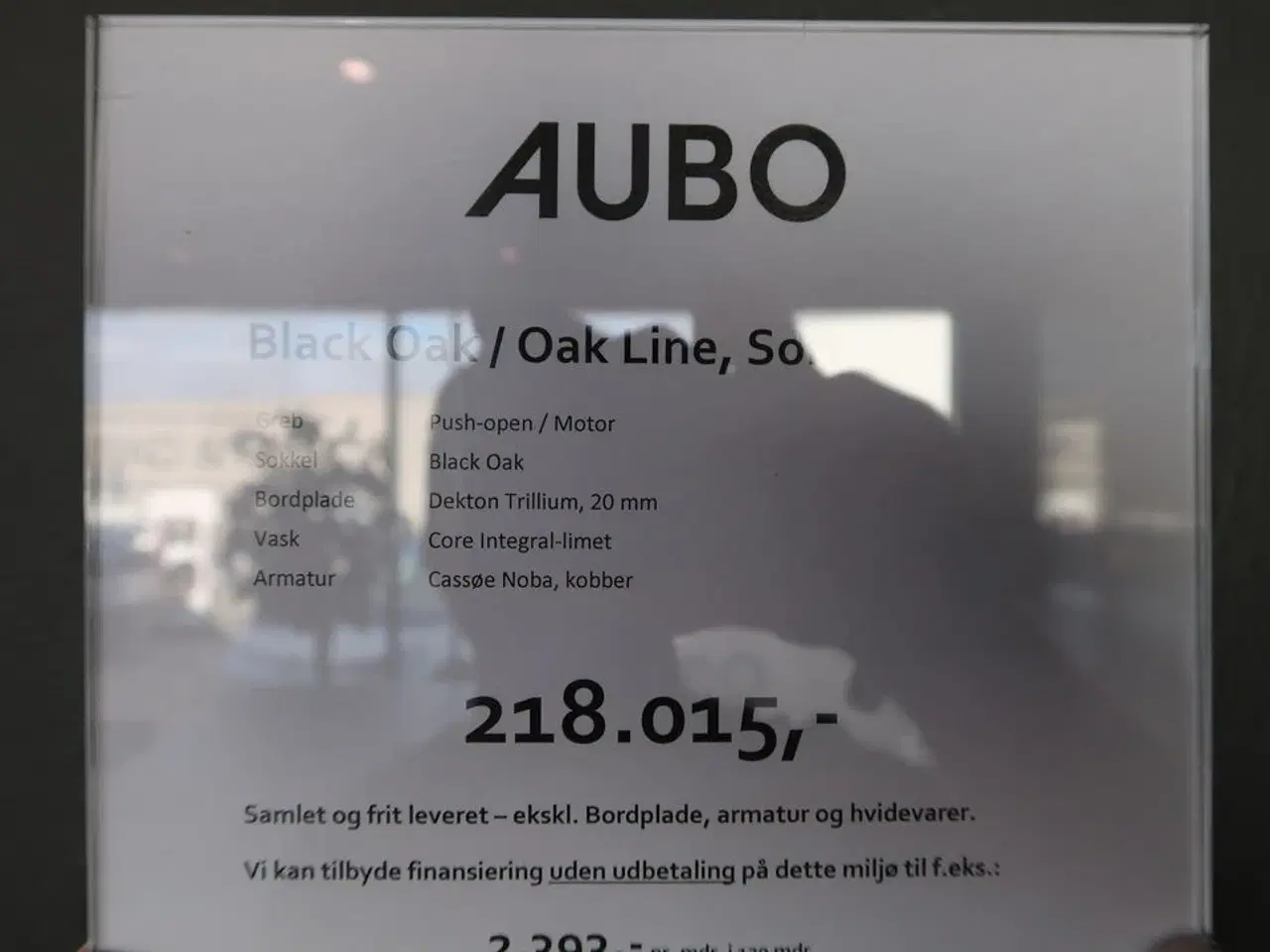 Billede 24 - Køkken AUBO Black Oak / Oak Line, Sort med armatur uden hårdehvidevarer
