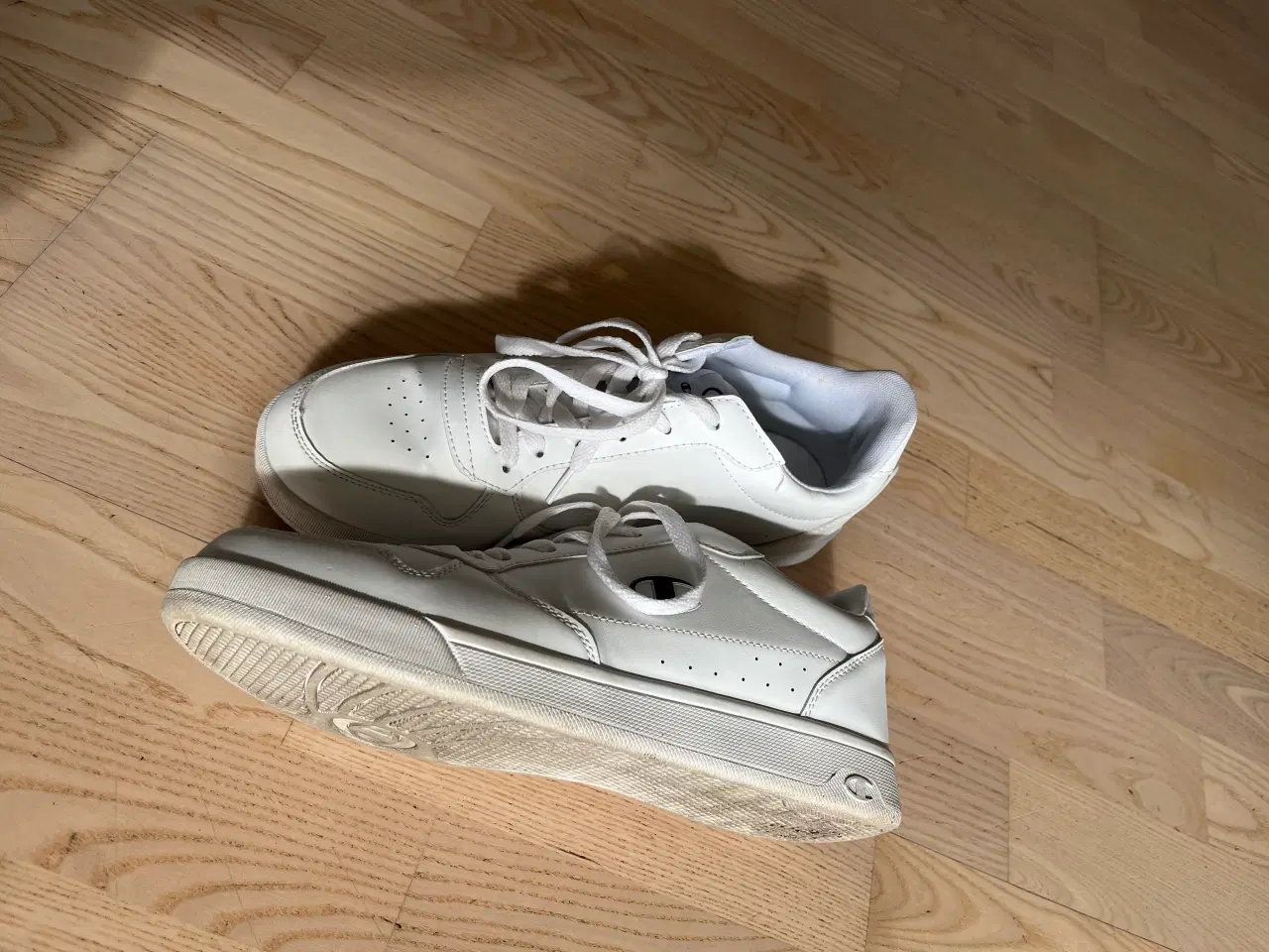 Billede 6 - Hvide Champion sko