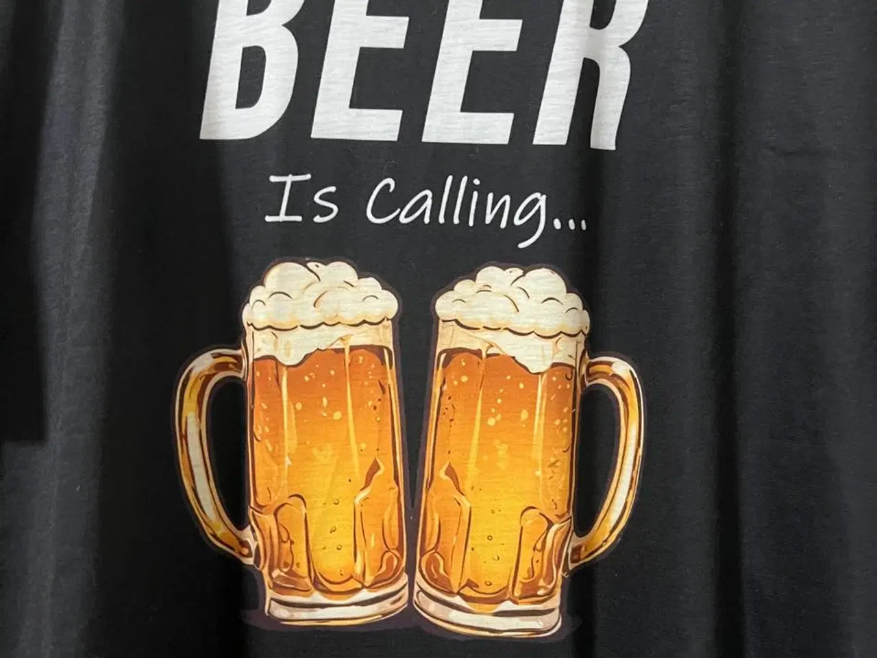 Billede 1 - Sjov “Beer Is Calling” T-shirt – Str. L