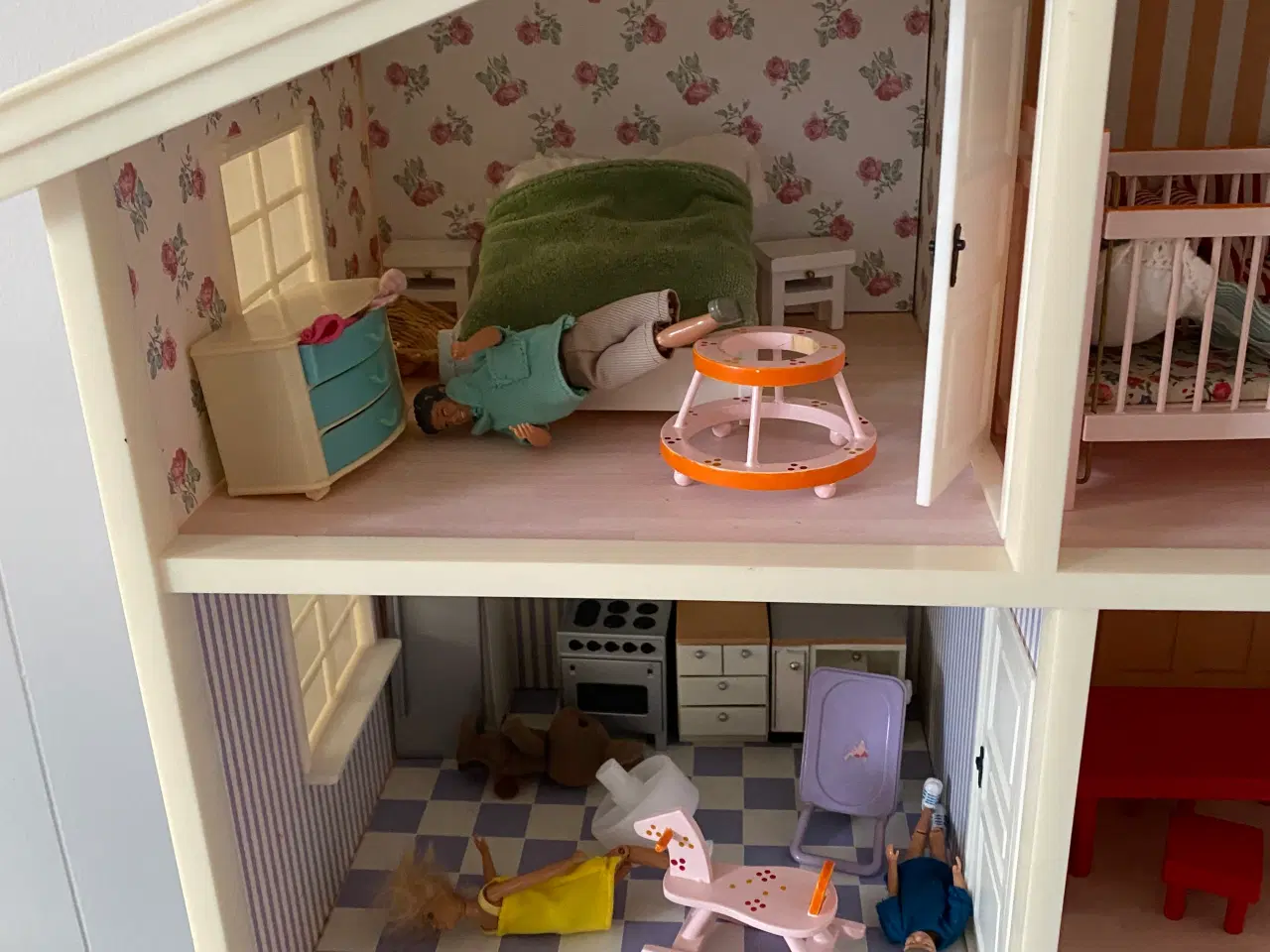 Billede 2 - Lundby dukkehus med møbler 