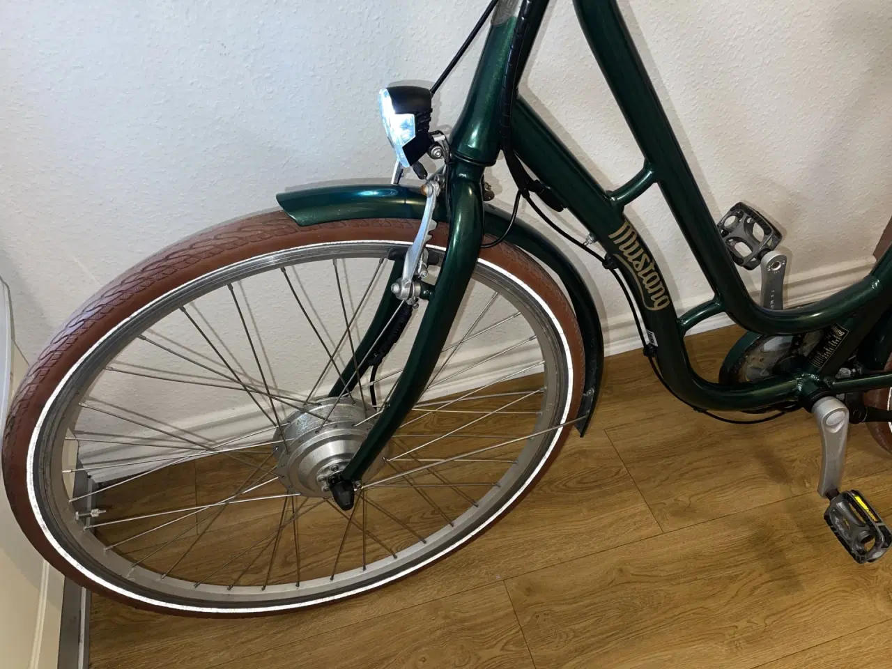 Billede 3 -  flot Mustang dame elcykel 28"  7 gear. 