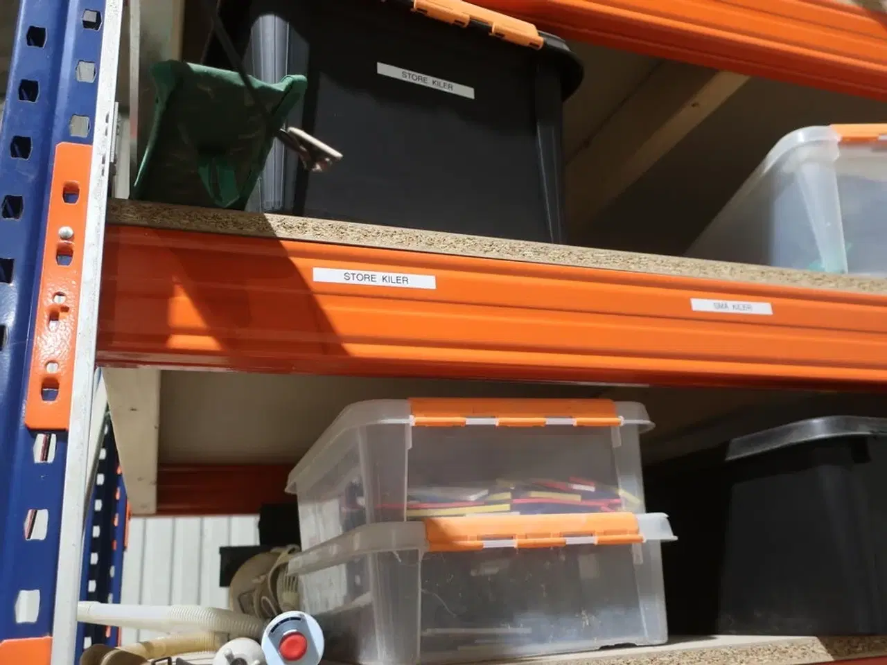 Billede 9 - Lagerreol med div. Værktøj og varelager