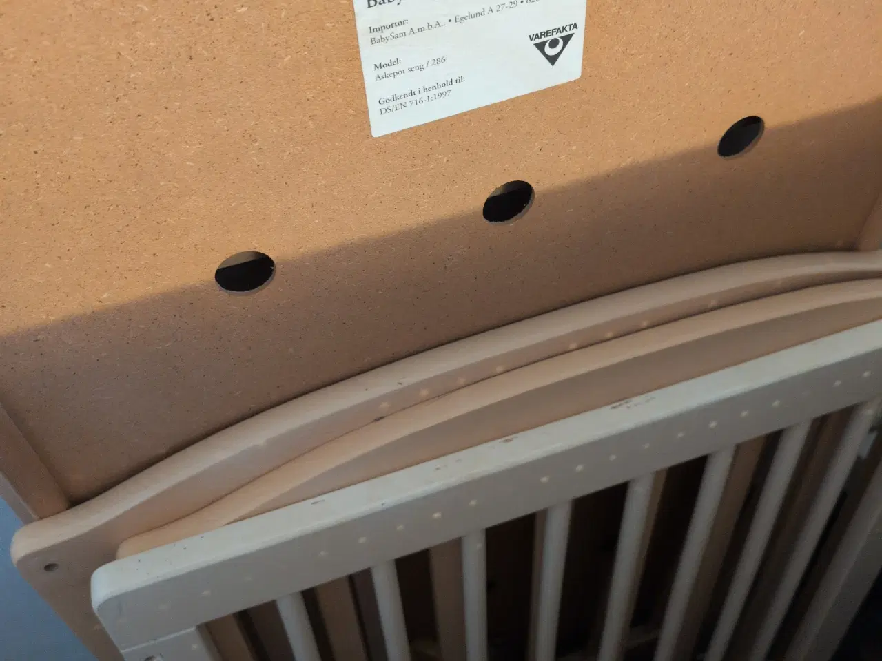 Billede 1 - Tremmeseng 