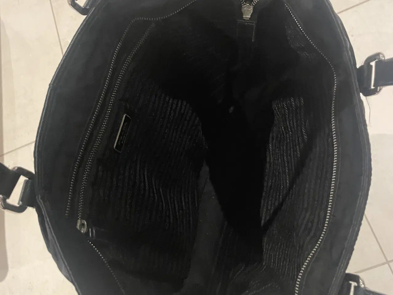 Billede 3 - Prada taske