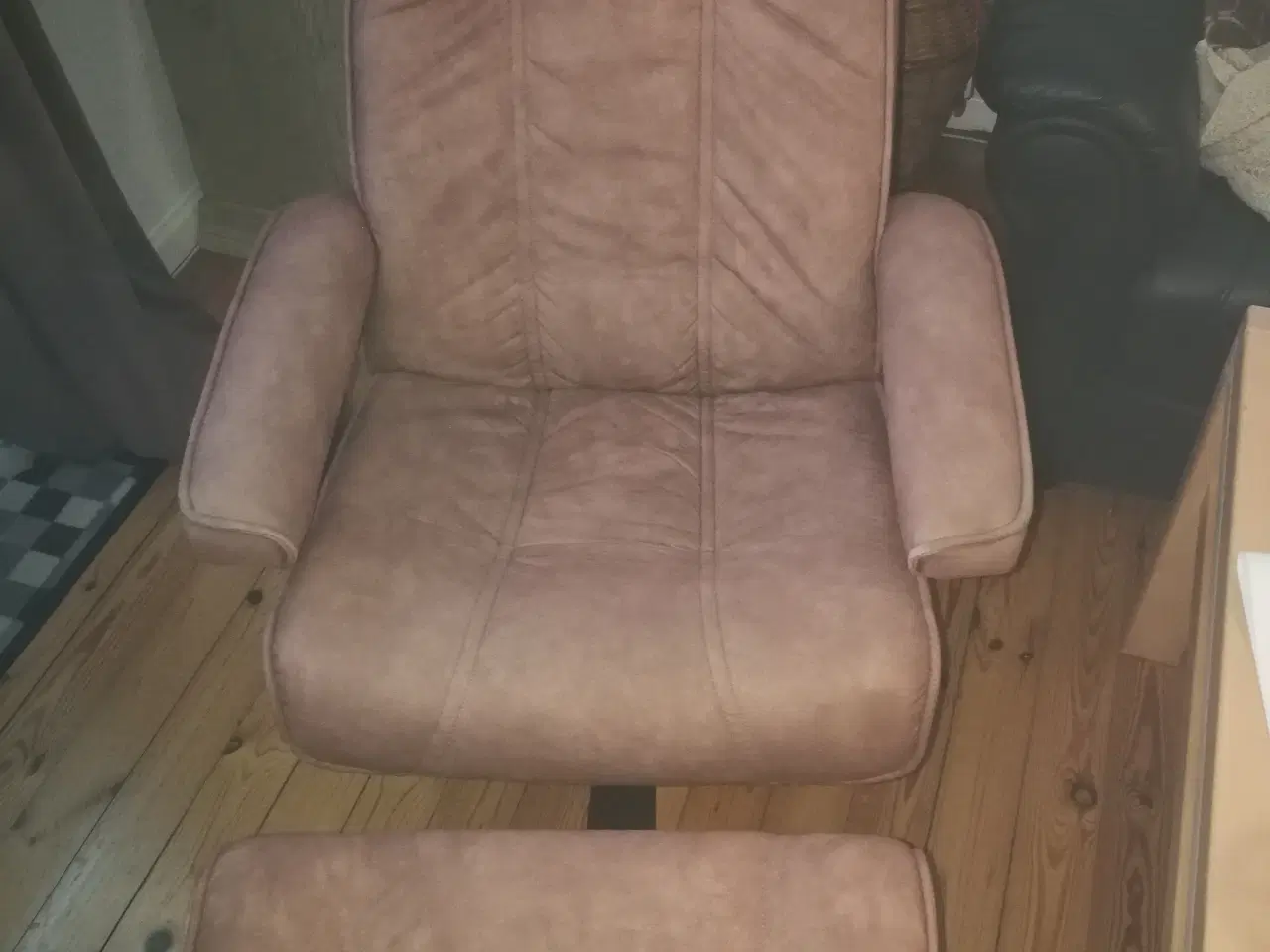 Billede 1 - Sofabord og lænestol gives væk