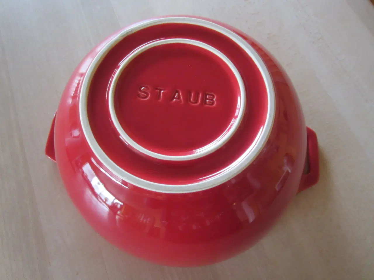Billede 4 - Rød Serveringsskål fra Staub - 25 cm