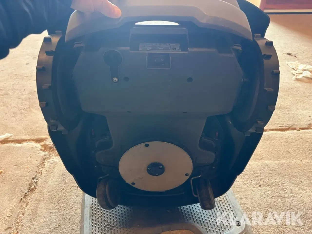 Billede 10 - Robot plæneklipper Husqvarna 520 med ladestation