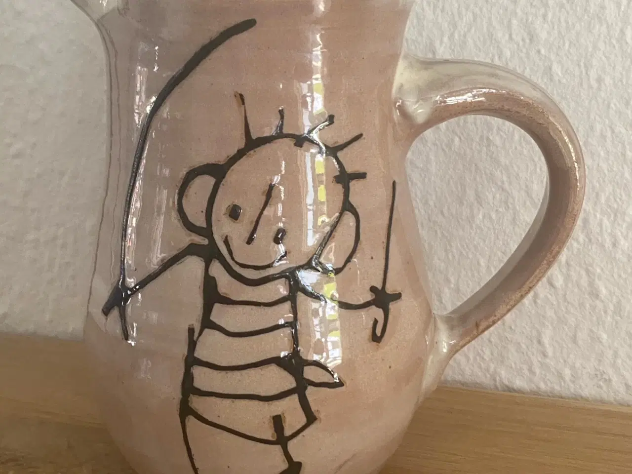 Billede 1 - * Sød vase/kande - dekoreret med en børnetegning