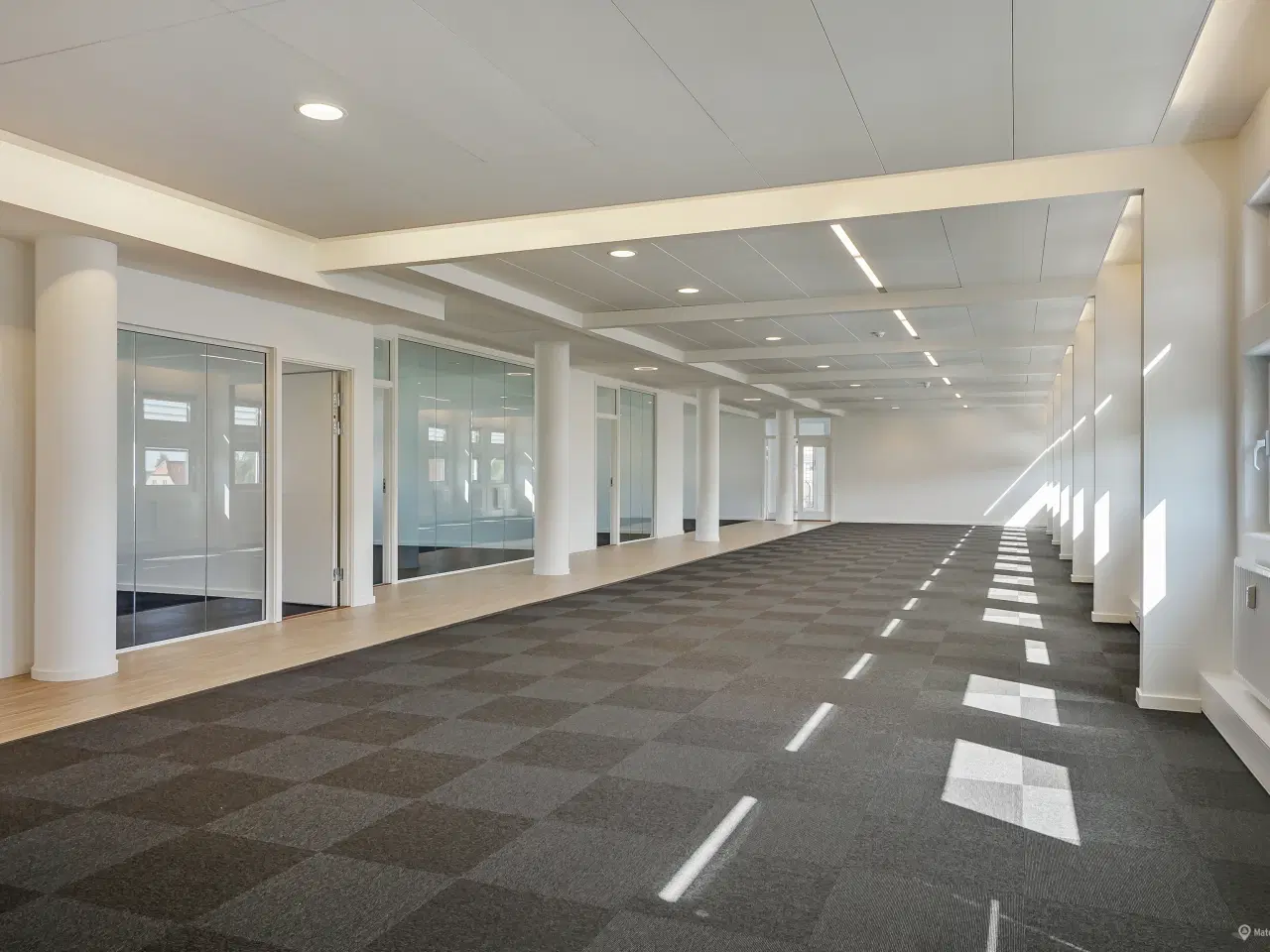 Billede 28 - Lyse og moderne kontorlokaler med rå kant