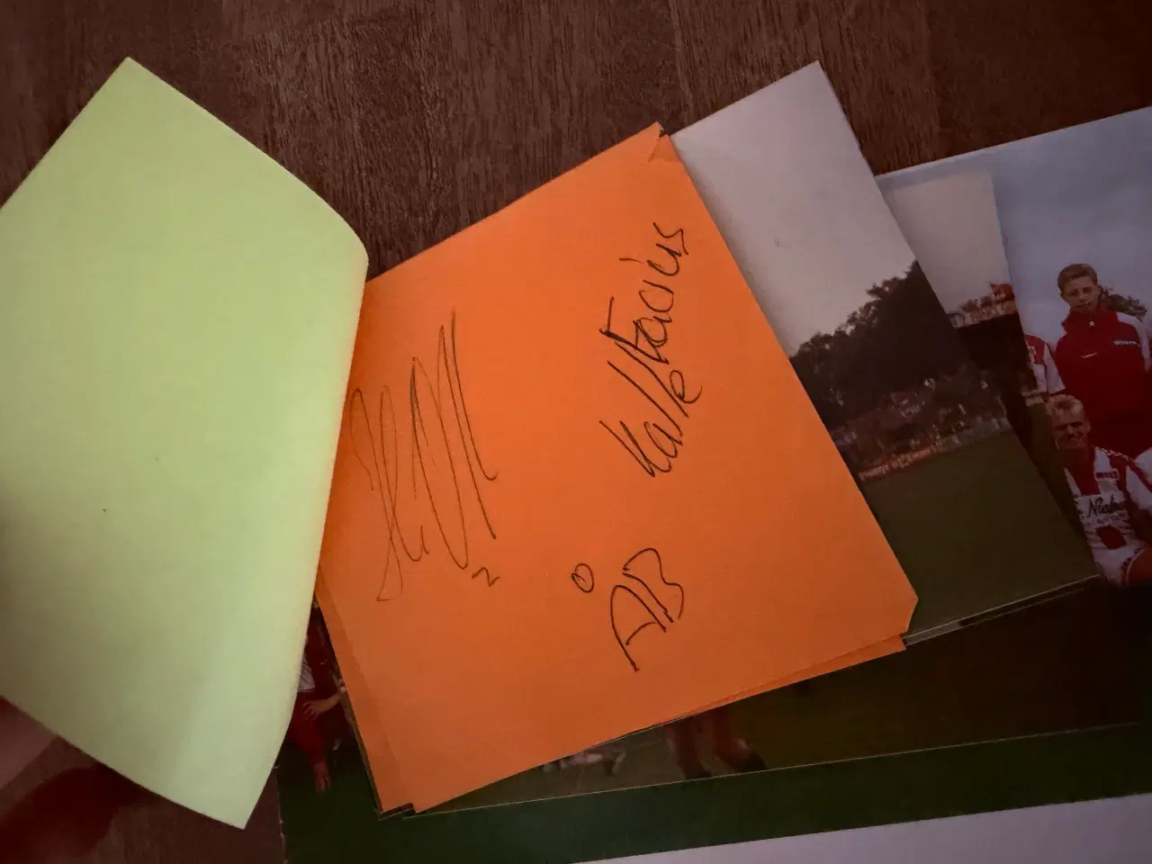 Billede 9 - Autograf hæfte med fodbold