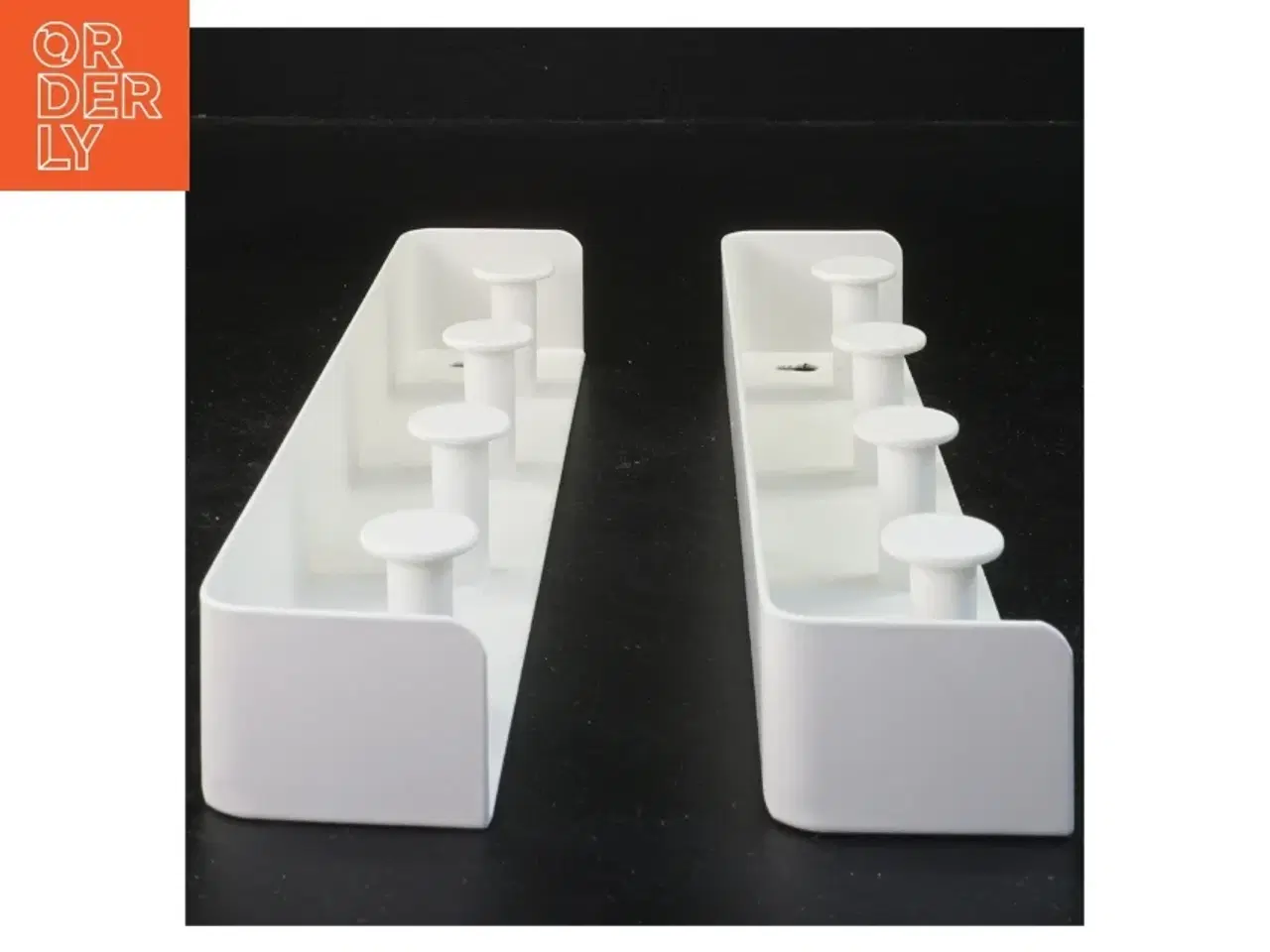 Billede 2 - Hvide "Enudden" knagerækker fra IKEA (str. 27x5x3,5 cm)