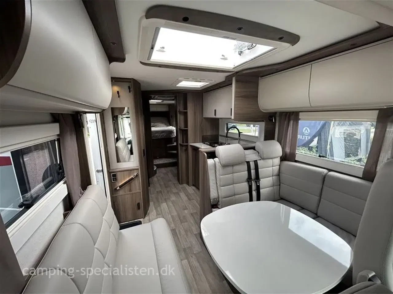 Billede 5 - 2026 - Kabe Imperial i930 QB   NYHED Kabe Imperial i930 QB model 2026 kan snart ses hos Camping-Specialisten