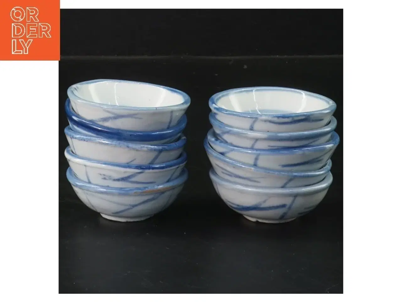 Billede 1 - 10 små skåle, blå og hvide til soya, oliven, dip etc.  (str. 7x3 cm, 10 styk cm)