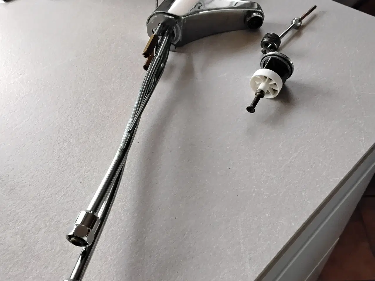 Billede 1 - Vandhane til vask på badeværelse