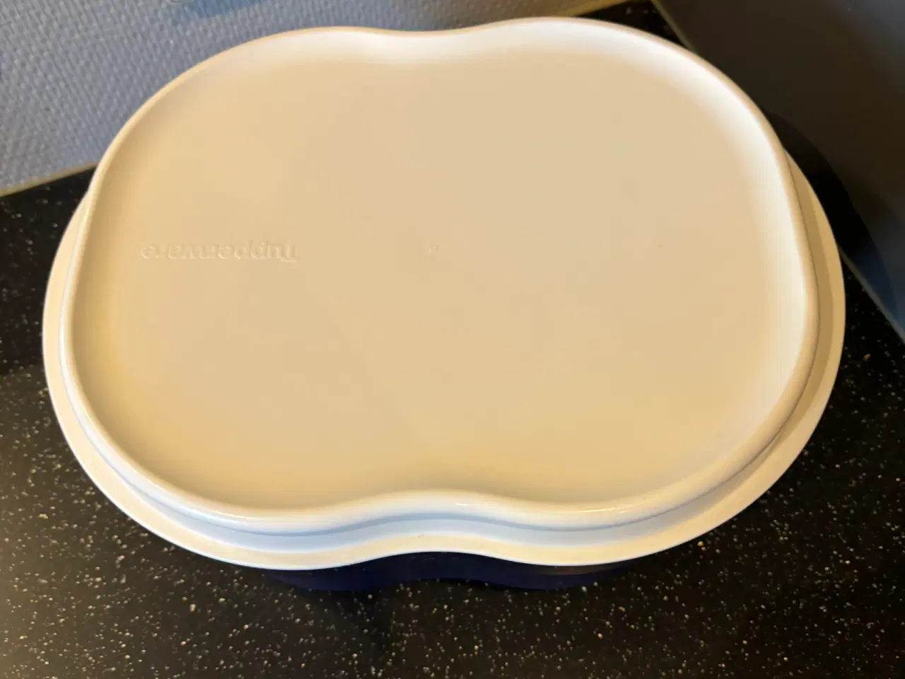 Billede 2 - Tupperware brødboks