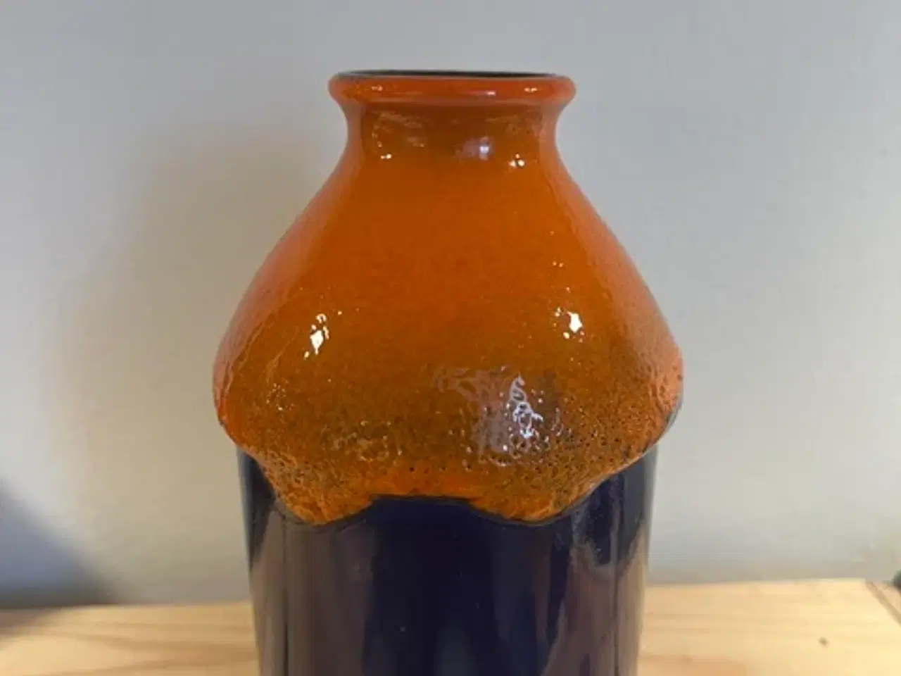 Billede 1 - Smuk Retro Germany Vase–Orange/Blå Fat Lava H14 cm