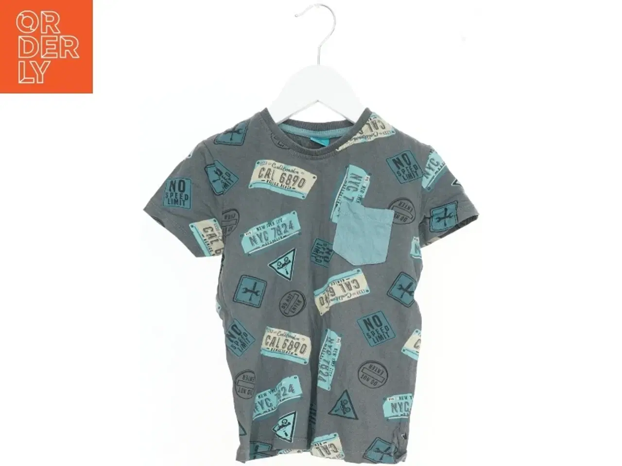Billede 1 - T-shirt med nummerplader fra Little Kids (str. 116)