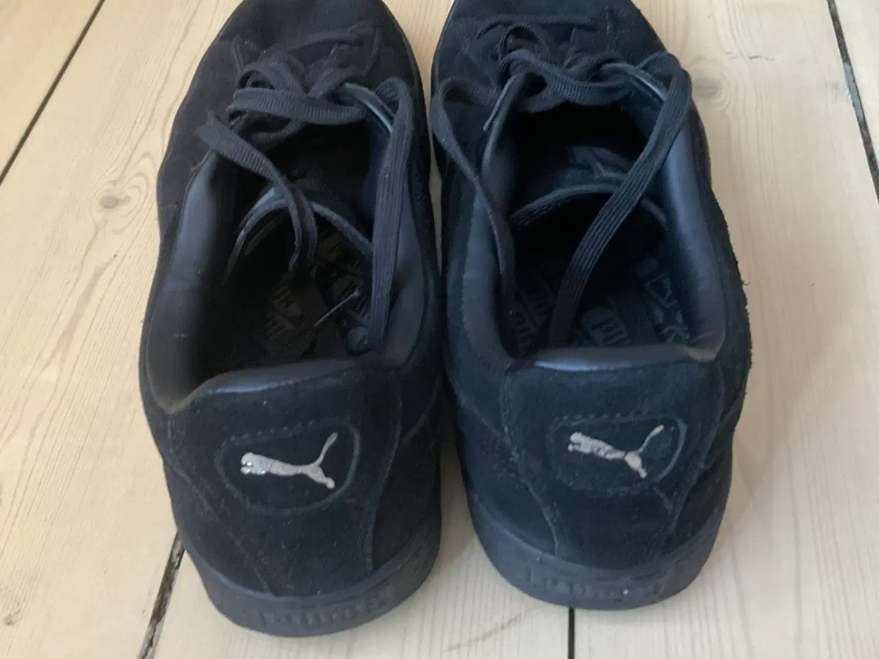 Billede 6 - Sorte Puma Suede sneakers