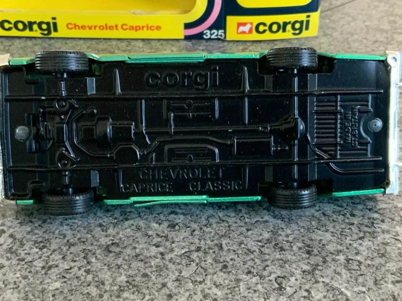 Billede 6 - Corgi Toys No. 325 Chevrolet Caprice, scale 1:36