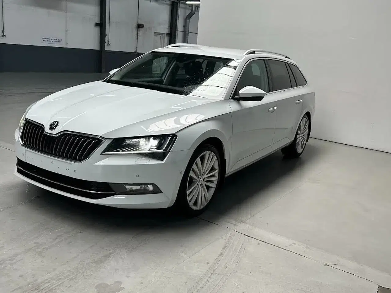 Billede 5 - Skoda Superb 2,0 TDi 150 Business Executive Combi DSG