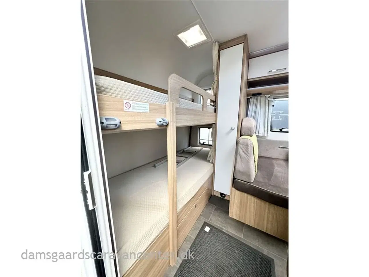 Billede 16 - 2016 - Dethleffs Camper 530 FSK   Franskseng-Køjer-Gulvtemp-Telt-Aircon