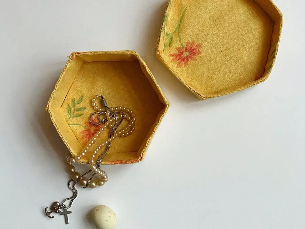 Billede 5 - Stofæske, gul m orange blomster