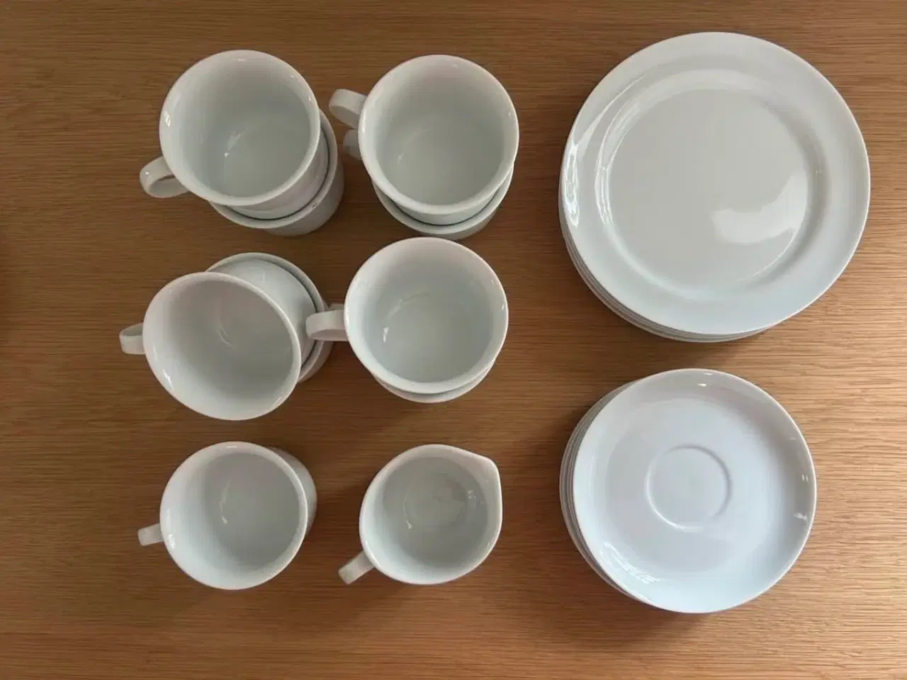 Billede 2 - Hvid polar Desiree, Dansk stel. 