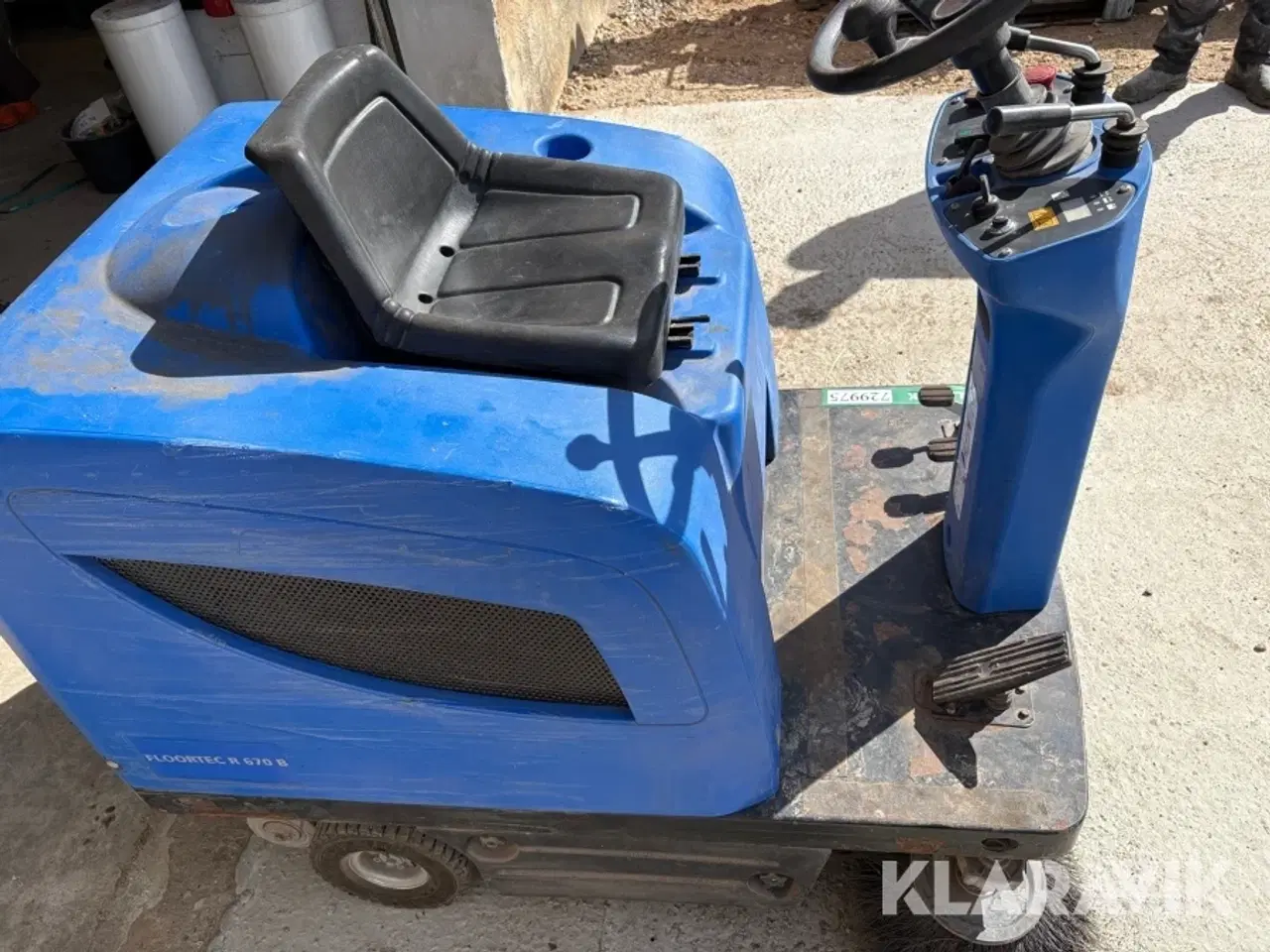 Billede 8 - Fejemaskine Nilfisk Alto Floortec R 670 B