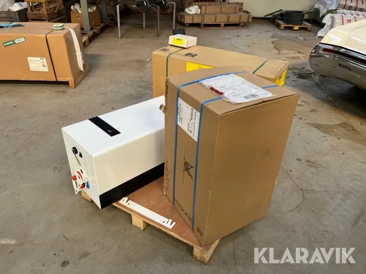 Billede 1 - Varmepumpe inde/ude med 60 liters varmtvandsbeholder.