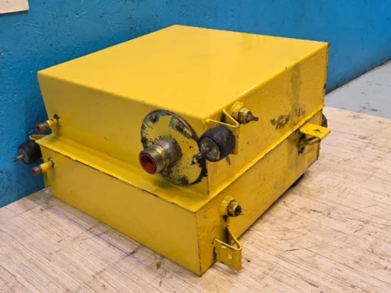 Billede 2 - New Holland TX68 Hydrauliktank 84000629