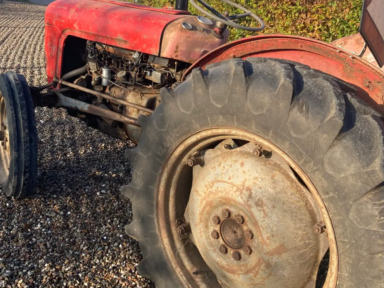 Billede 3 - Ferguson traktor med gårdrive